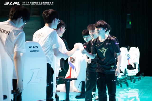 费尔明重返 费尔明重返